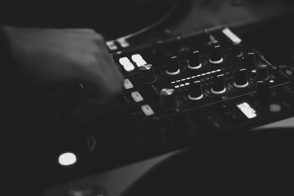 艶やかな空間で愉しむ美食とカクテル。大人のためのハロウィンナイト、開催決定！ 画像 6