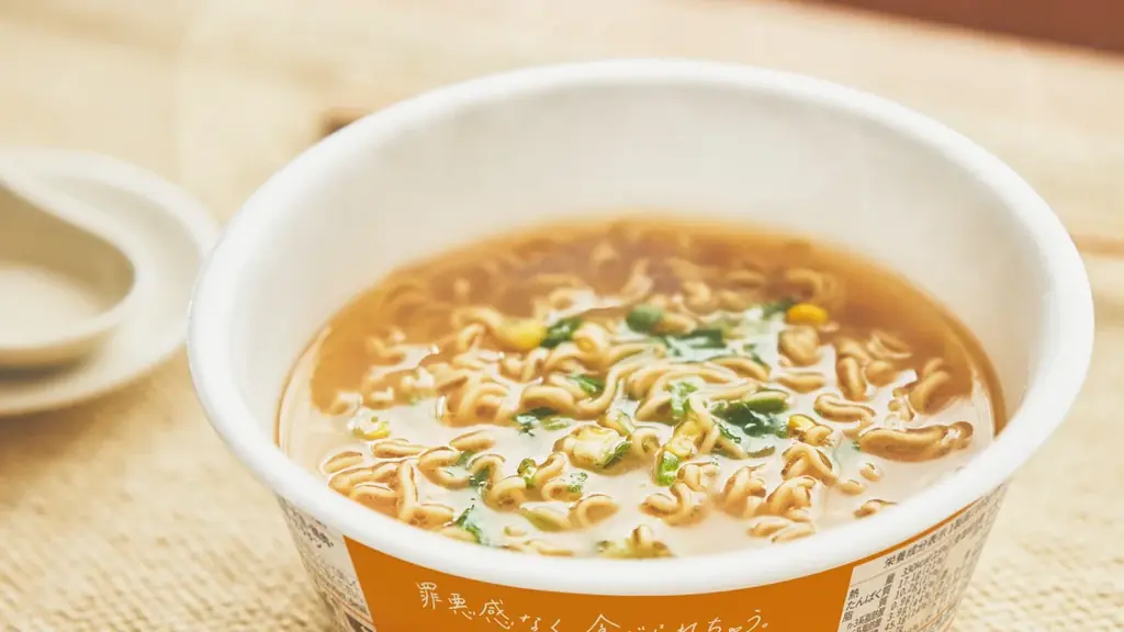 常識を覆すカップラーメン「BASE RAMEN」新登場「BASE RAMEN 鶏ガラ醤油／味噌」10月22日（水）新発売 画像 7