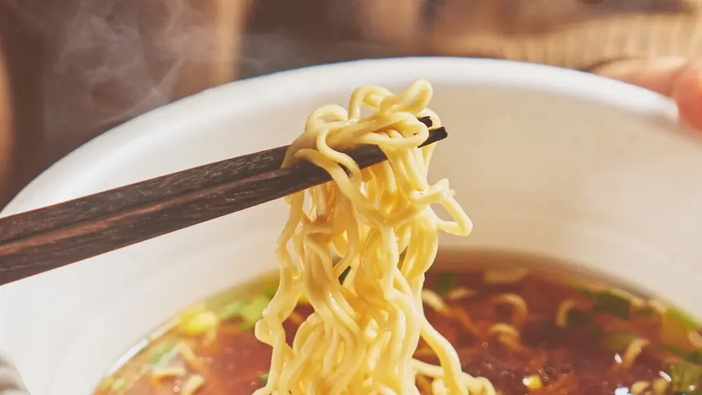 常識を覆すカップラーメン「BASE RAMEN」新登場「BASE RAMEN 鶏ガラ醤油／味噌」10月22日（水）新発売 画像 9