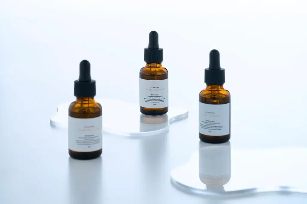 美容成分95％配合の濃密美容液「STEMORA」10/15発売