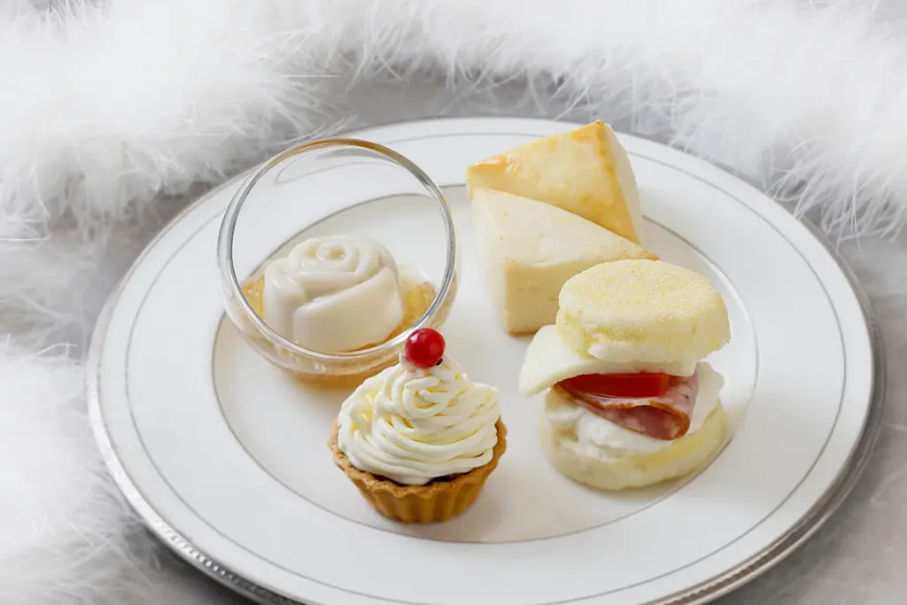 【グランドニッコー東京 台場】『ホワイトアフタヌーンティーセット』提供期間： 2025年11月1日（土）～12月31日（水） 画像 4