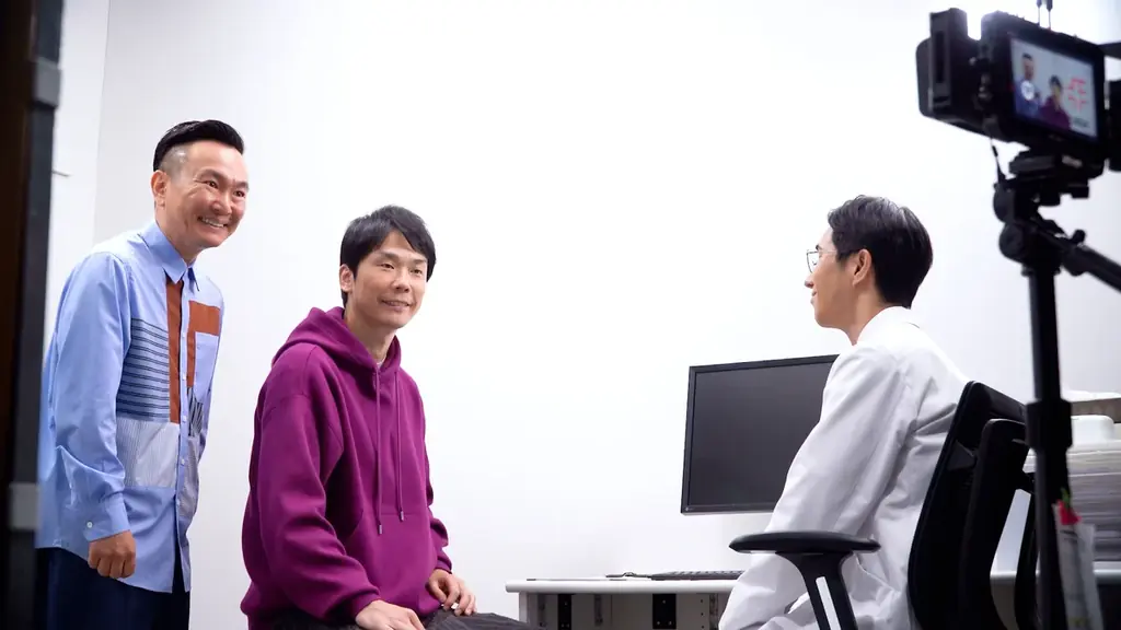 人気お笑いコンビ『かまいたち』濱家さん・山内さん出演、クリニックフォアの「AGA診療」新CMを公開 画像 13