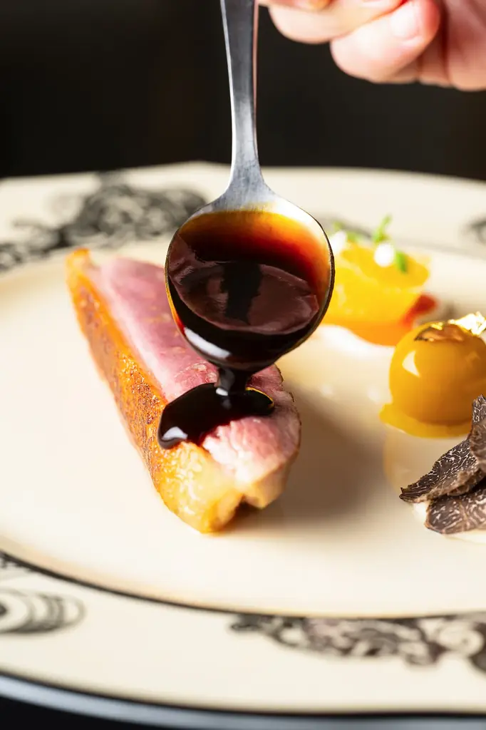 グッチ オステリア ダ マッシモ ボットゥーラ トウキョウ　フェスティブを祝う年末限定メニューと数量限定のパネットーネが登場 画像 2