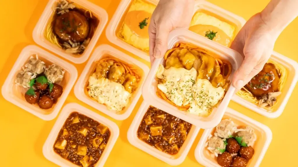 ファミマのエコパケ第34弾！惣菜の容器を集約しプラスチック使用量を約9%削減　ファミペイ会員には対象の惣菜100円引きクーポンを配布 画像 1