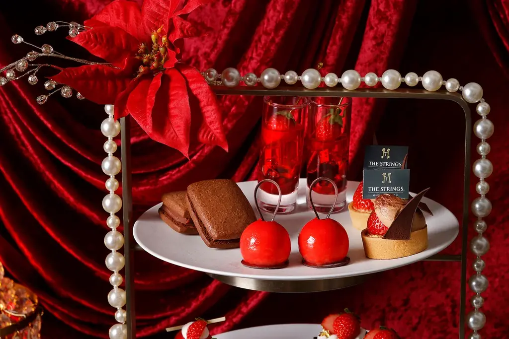 宝石のルビーのように輝く真っ赤ないちごと濃厚ショコラが奏でる『ルビーエレガンス クリスマスアフタヌーンティー』新登場 画像 2