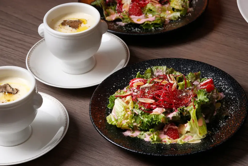 宝石のルビーのように輝く真っ赤ないちごと濃厚ショコラが奏でる『ルビーエレガンス クリスマスアフタヌーンティー』新登場 画像 5