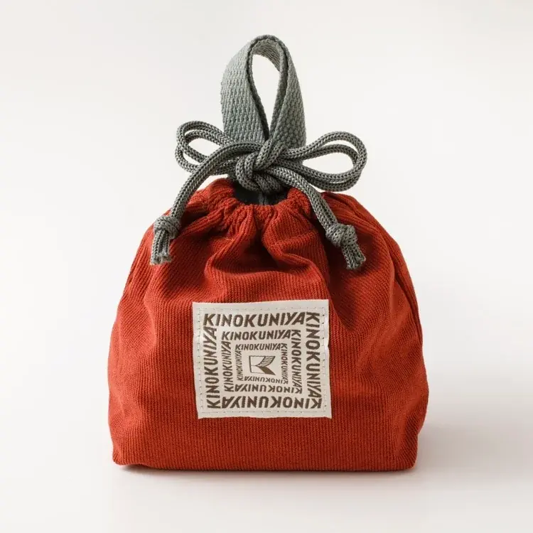 【紀ノ国屋】温かみのあるコーデュロイ生地が目を引く「コーデュロイスイーツバッグ」が全5色のラインナップで新登場！ 画像 6