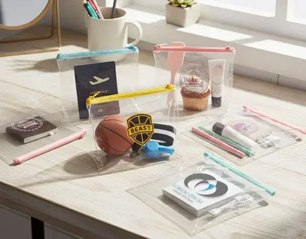 ME-Qの「カラーファスナークリアポーチ」が新登場！9色展開×フルカラー印刷でオリジナルデザインを1個から作成可能！（2025/10/15） 画像 6