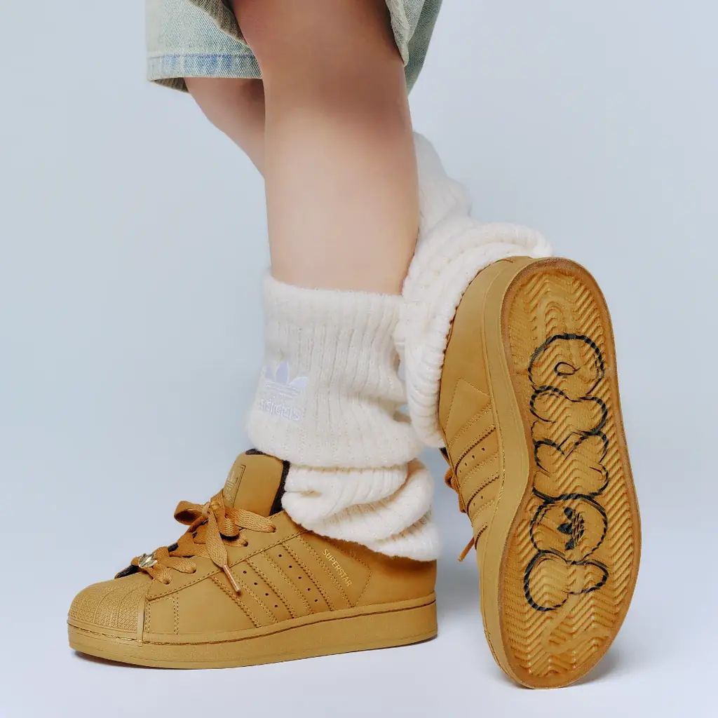 【ABC-MART】“おさき”が魅せるこの秋最旬の3LOOK！ABC-MART限定モデルadidas「SUPERSTARⅡ」新ビジュアル 画像 3