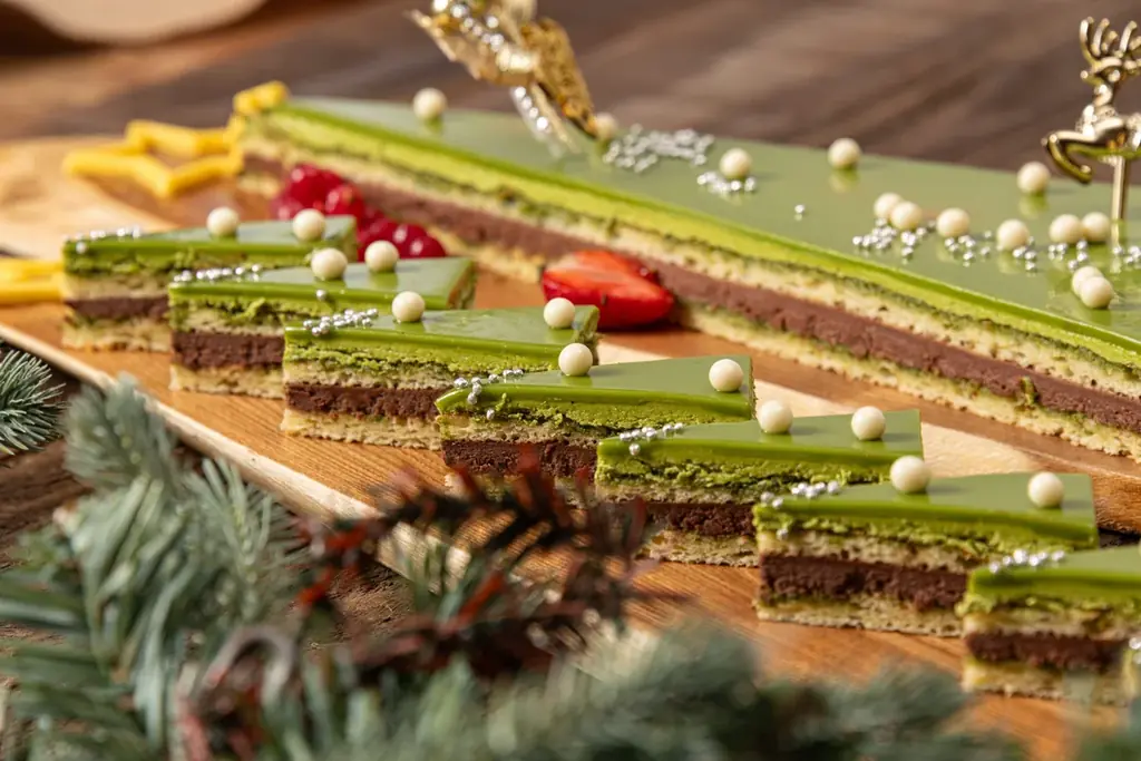 ホテル アゴーラ 大阪守口　クリスマス気分満載、おうち気分で楽しむ　フェスティブスイーツ＆ランチディナービュッフェ 画像 4