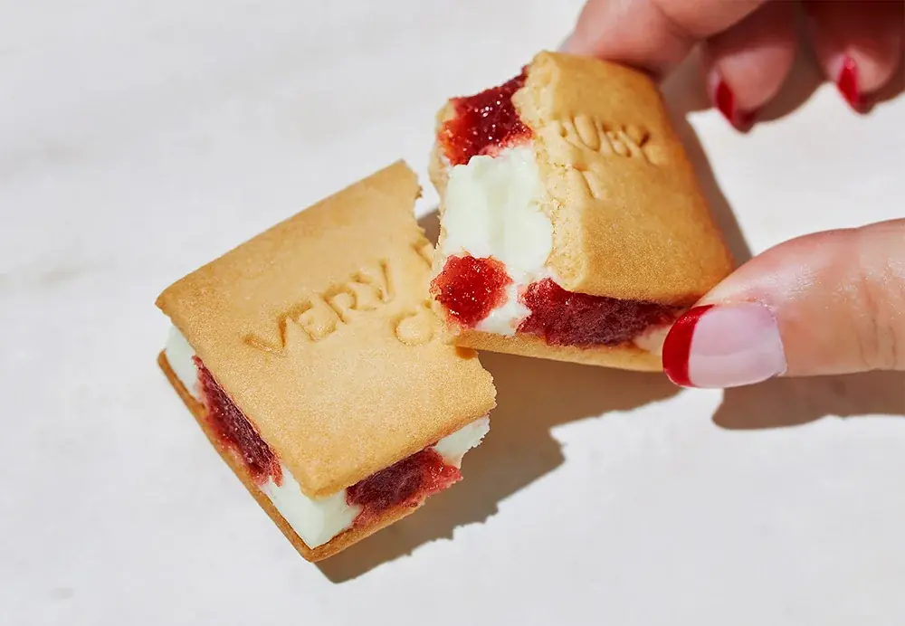 いちご感アップ！2年連続1位を受賞した代表作『いちごミルクサンド』がさらに美味しく生まれ変わります。いちごスイーツ専門店「VERY RUBY CUT」 画像 3