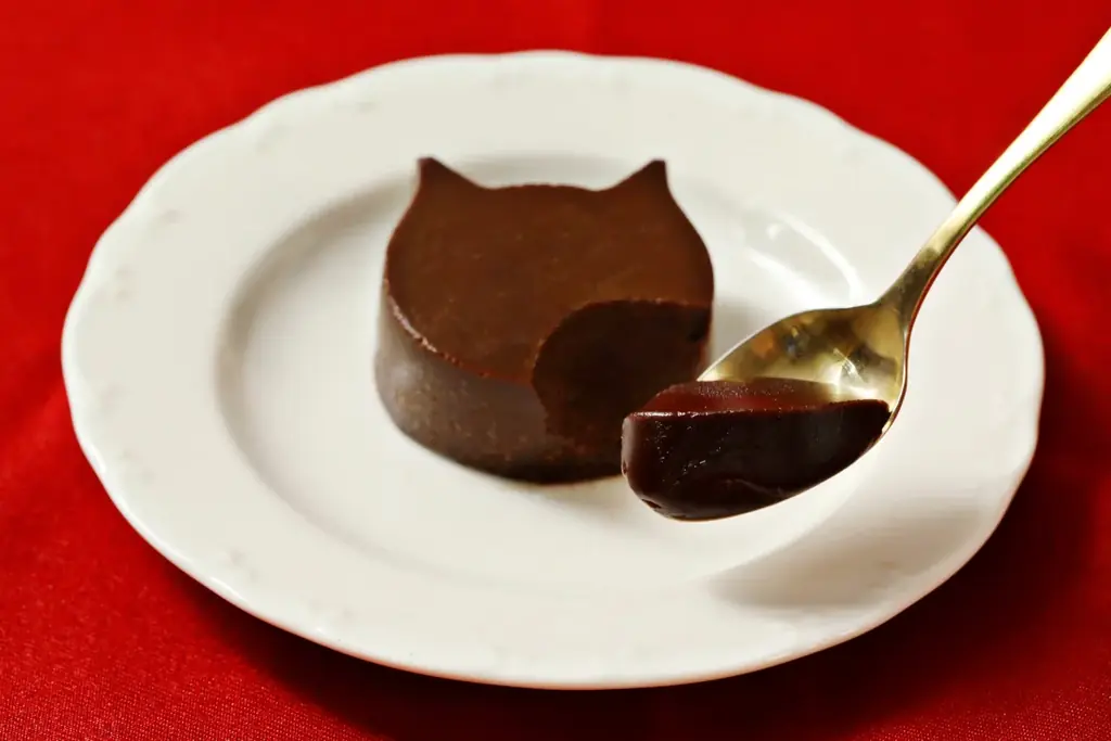 【冬限定！ねこスイーツ】口溶けにゃめらか～な食感とチョコの甘み広がる『にゃめらか テリーヌショコラ』をはじめ、サクサククッキーとまろやかなショコラ×オレンジを楽しめる新作バターサンドが期間限定で新発売 画像 5