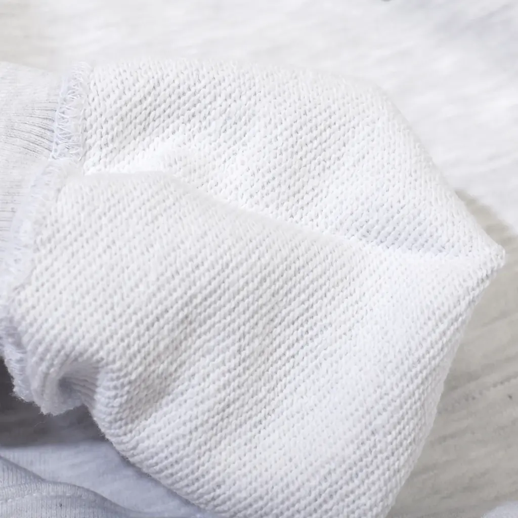 UNBY × chi-beeコラボレーション 描き下ろしイラストの限定パーカーを10月17日(金)発売 画像 5