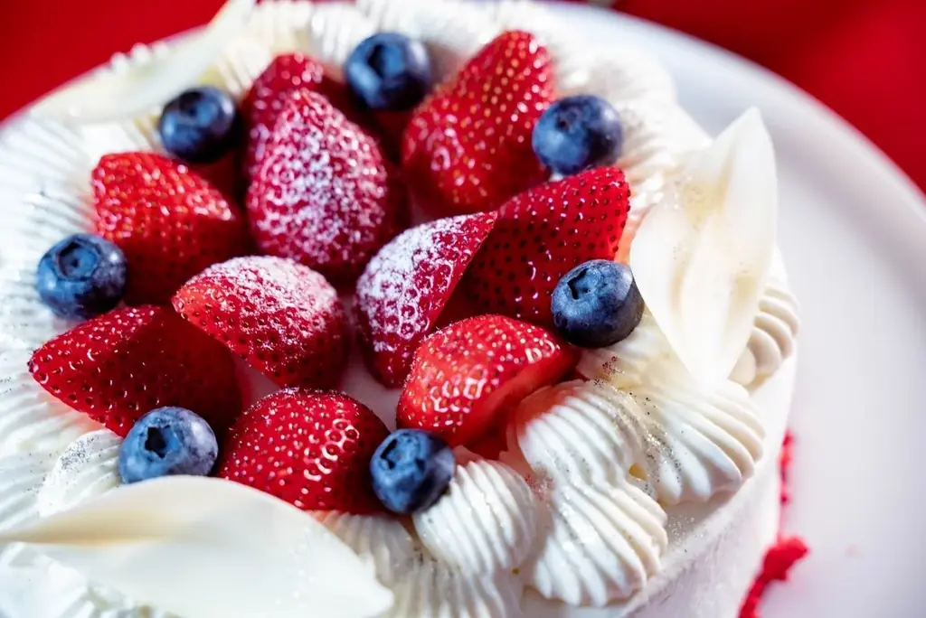 グランドプリンスホテル大阪ベイ2025年クリスマスケーキが発売開始夢が詰まった限定3台の「お菓子の家」から王道のショートケーキまで9種類をラインナップ 画像 8