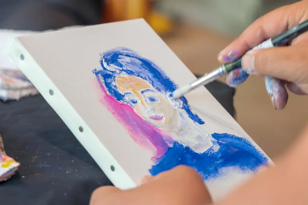 泊まるだけじゃない、「描かれる旅」へ。宿泊客がアート作品の一部になる“集団肖像画”イベントを箱根の旅館で開催 画像 2