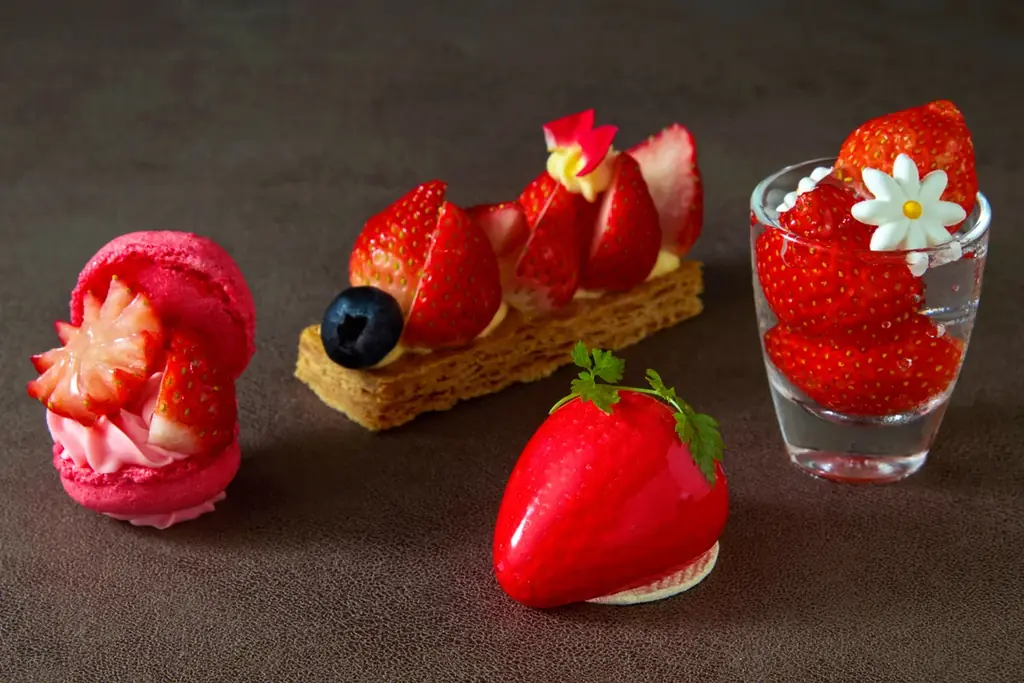 【リーガロイヤルホテル大阪】冬限定！いちごとチョコレートの甘美な競演「いちごvsチョコレートアフタヌーンティー」 画像 3