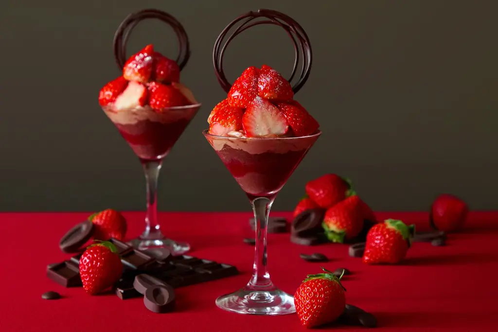 【リーガロイヤルホテル大阪】冬限定！いちごとチョコレートの甘美な競演「いちごvsチョコレートアフタヌーンティー」 画像 5