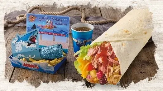 祝！映画「ジョーズ」日本公開50周年 パーク開業時から人気の『アミティ・ビレッジ』が祝祭感に包まれる『ジョーズ・セレブレーション』 画像 5