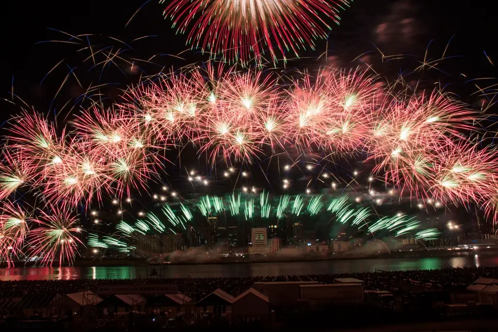 「なにわ淀川花火大会」今年も独占生中継！大阪の夜空を彩る臨場感たっぷりの秋花火…音楽とシンクロして打ち上がる花火は必見!! 画像 8