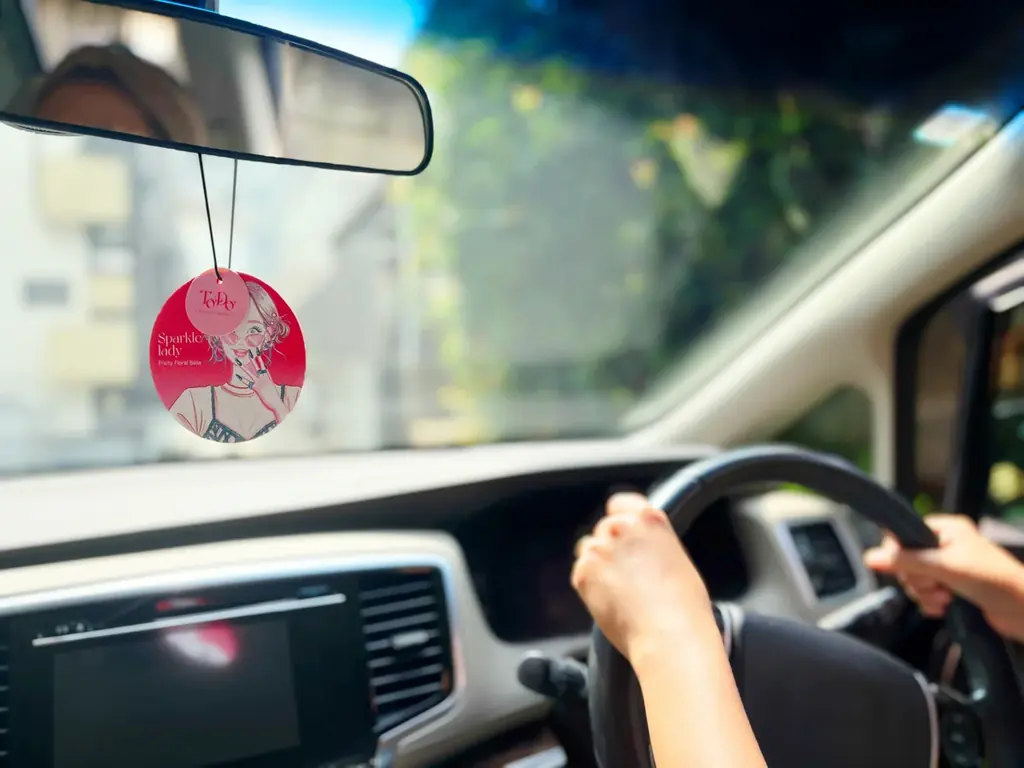 【ドン・キホーテ限定】香油香寮×イラストレーター ニシイズミユカ 個性プロデュース型ドライビングフレグランス「TODO」10/19発売 画像 10