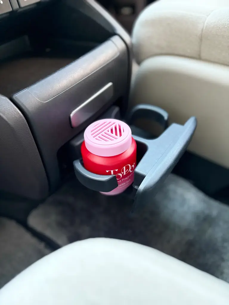 【ドン・キホーテ限定】香油香寮×イラストレーター ニシイズミユカ 個性プロデュース型ドライビングフレグランス「TODO」10/19発売 画像 7