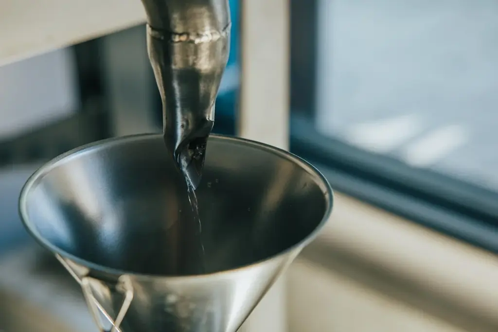 国産精油が生まれる蒸留所「THREE Aroma Distillery」2025年10月19日、佐賀県唐津市呼子町にオープン。 画像 10