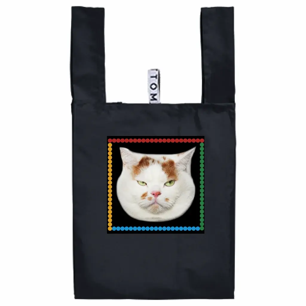 あの猫とお父さんの攻防がまさかのグッズ化　写真集『メイ先輩』特大パネルも登場 画像 11