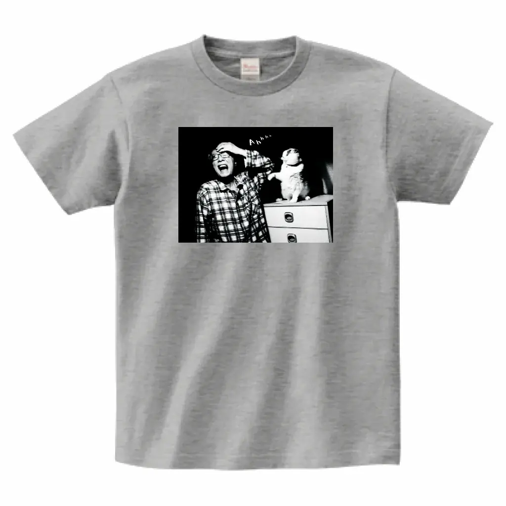 あの猫とお父さんの攻防がまさかのグッズ化　写真集『メイ先輩』特大パネルも登場 画像 7