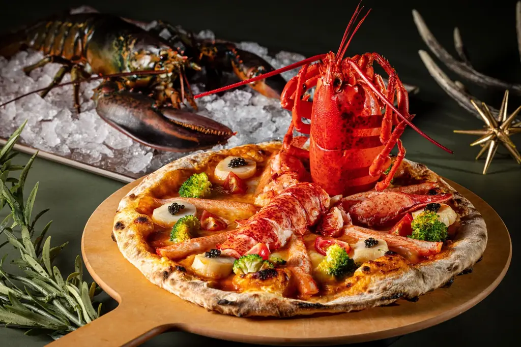 新宿プリンス10周年記念、12/1開始オマール海老ピザ