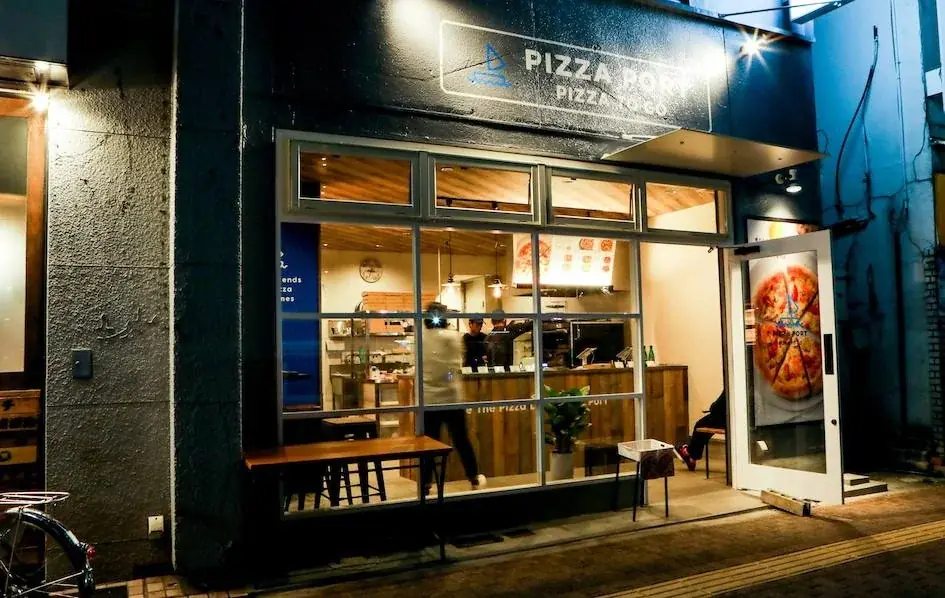 “フォカッチャの生地 × ディープディッシュピザ”『フォカッチャディッシュピザ』BURGERテイストのPIZZAを新発売！ 画像 8