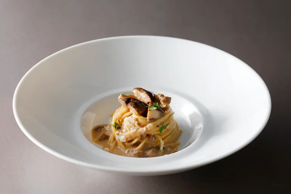 秋薫る、世界三大キノコが主役の“ふわしゅわ”オムレツが新登場！ 画像 4