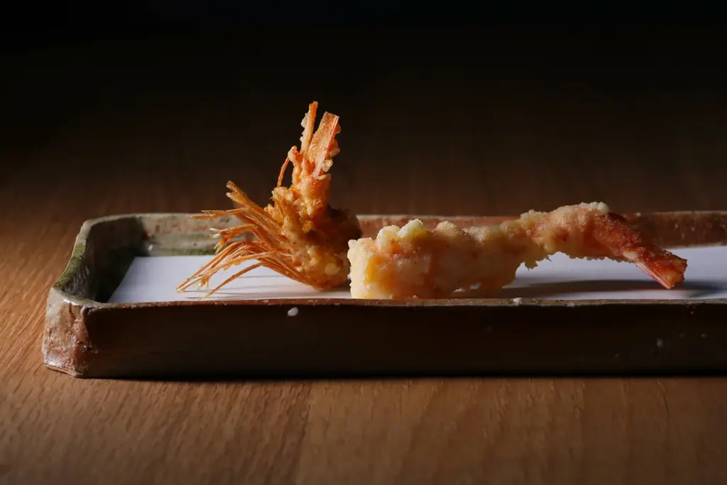 11月1日開業、旧任天堂社屋にカウンター天ぷら店『天ぷら まるふく』