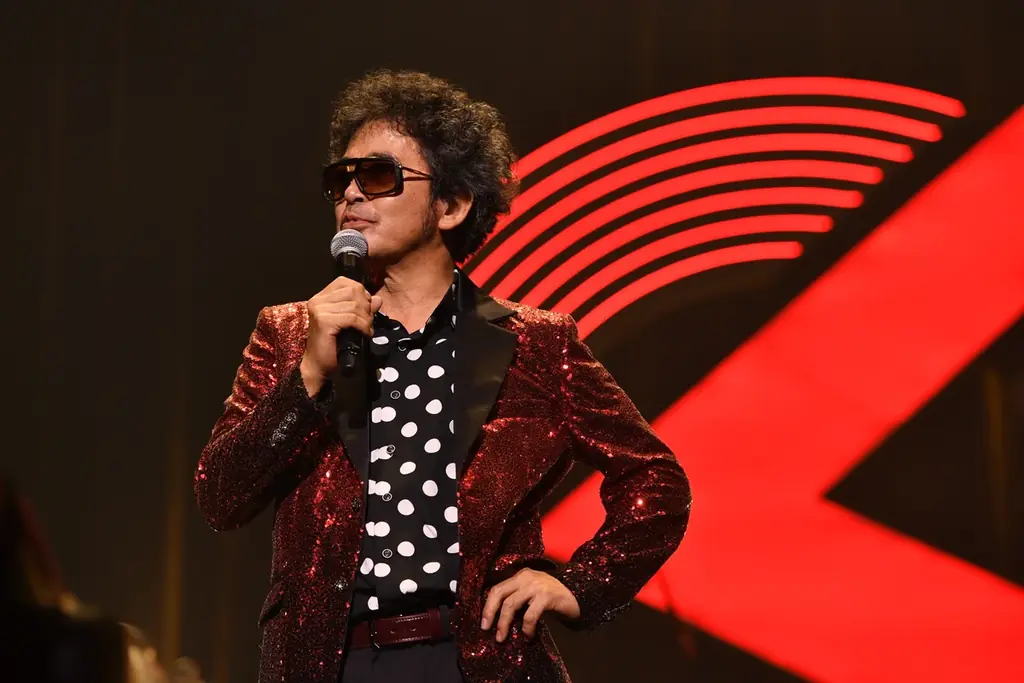 奥田民生と吉川晃司が結成したユニット、Ooochie Koochie。彼らの全国ツアー舞台裏に独占密着、武道館公演直後にインタビューを敢行したドキュメンタリーを、10月25日にWOWOWで放送・配信！ 画像 3