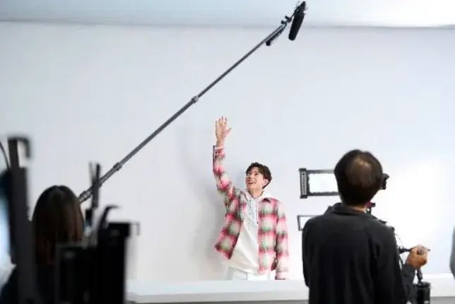 『スーモカウンター』新TVCMシリーズ「夢を語る人」斎藤 工さん・伊藤 沙莉さん・髙橋 藍さん・やす子さんが出演 それぞれの“建てたい家”を語るリアルなインタビューCM 画像 9