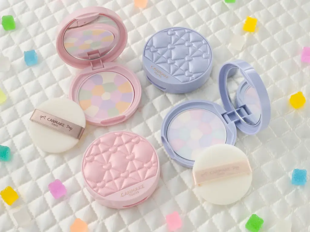【キャンメイク】大人気フェイスパウダー「～Abloom～シリーズ」から“キルティングデザイン”限定パッケージが登場！2025年10月下旬より発売 画像 1