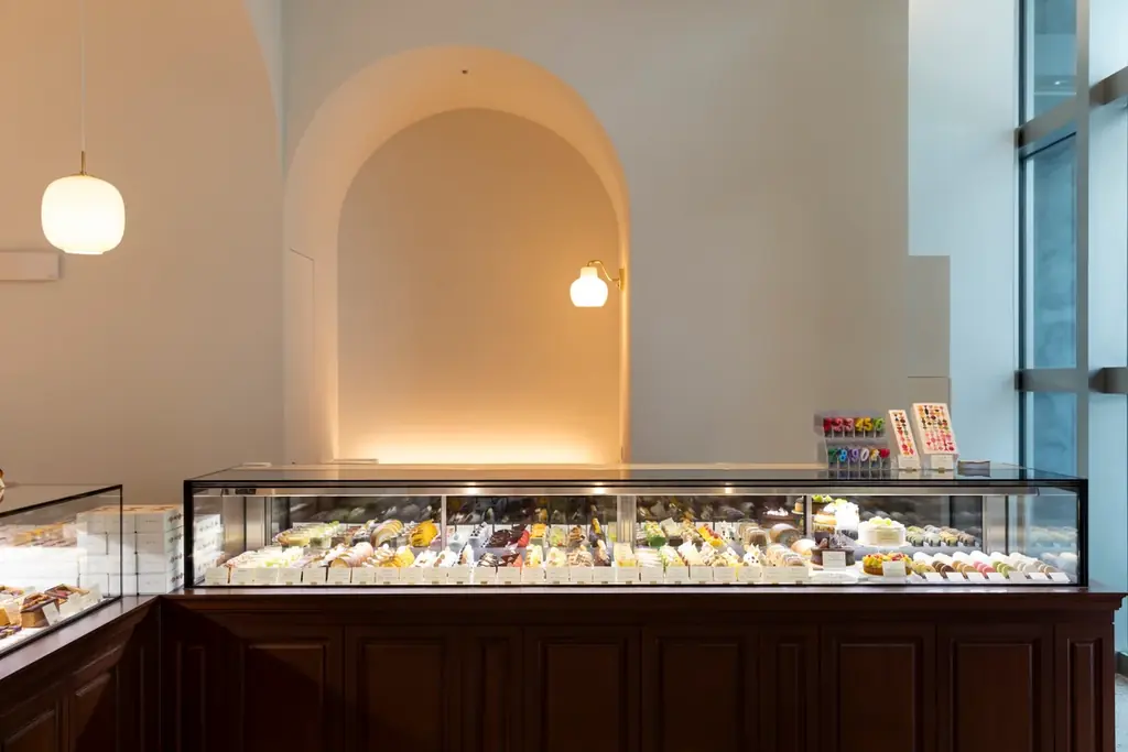 【11/1(土)予約開始】八芳園初のパティスリー「八芳園洋菓子店」から、パティシエの技が光るクリスマスケーキ4種を数量限定販売 画像 2