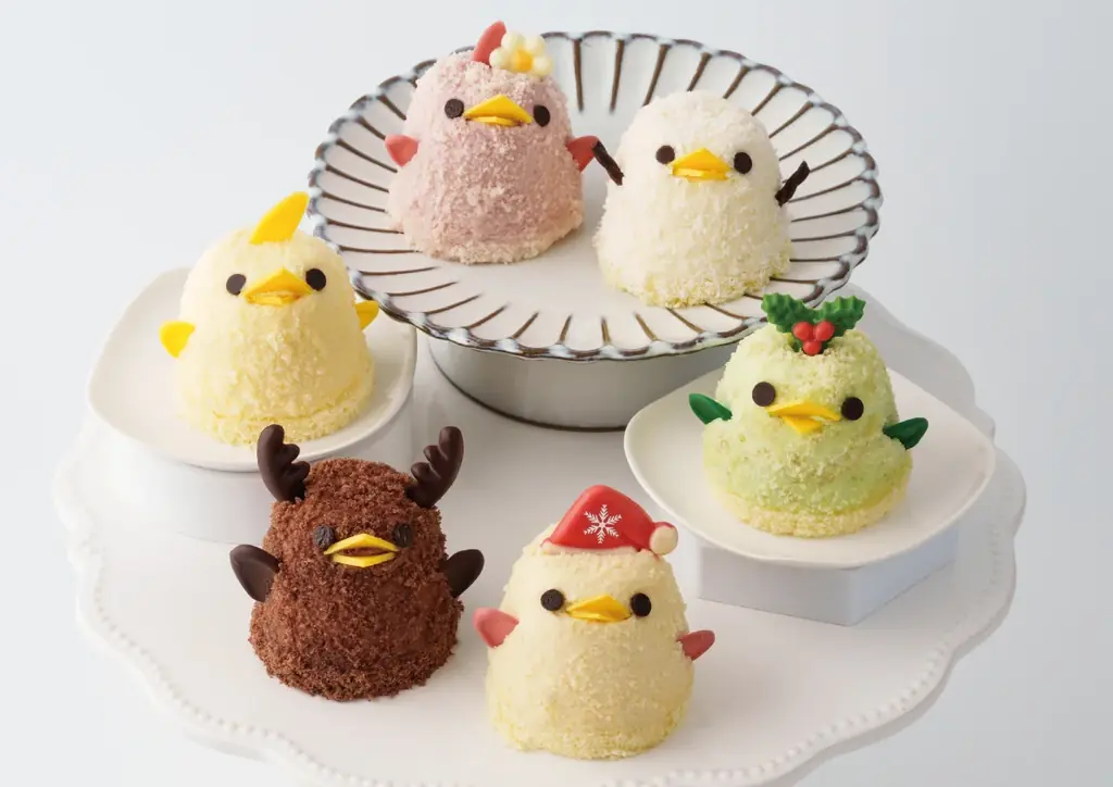 「ぴよりん」2025年クリスマスケーキ登場！冬の夜空に咲く花のように心をあたためる特別なケーキが勢ぞろい！6年ぶり復活「ブッシュドノエル」に、初登場「大きなトナカイぴよりん」も！ 画像 6