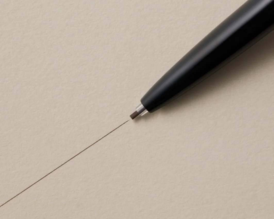 KATE “眉シャーペン”でリアルな毛流れ眉が完成！0.8㎜の超極細芯「アイブロウペンシルスーパースリム0.8」新登場。 画像 4