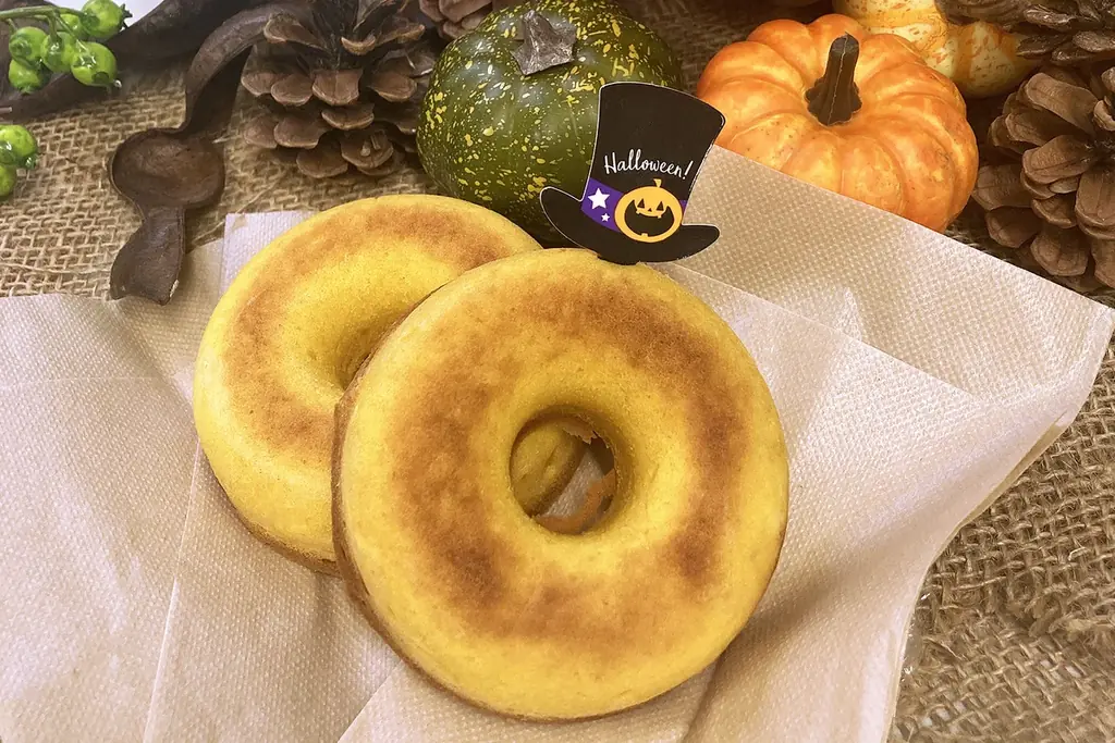 6万人超えの来場を春バラシーズンに記録した／練馬区立 四季の香ローズガーデン／豊潤な香りと深い色合いの秋バラが見ごろを迎える 画像 9