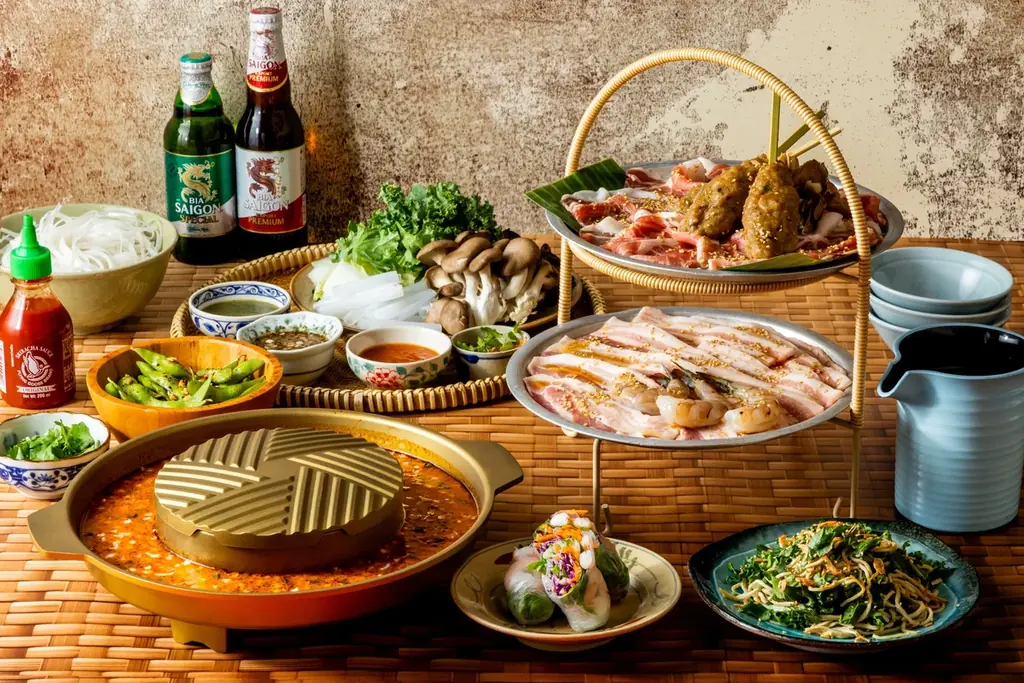 一度で二度おいしい、お鍋の新定番！“しゃぶしゃぶ×焼肉”「ムーガタ鍋」がCHUTNEY Asian Ethnic Kitchenとアロハテーブルに登場 画像 2