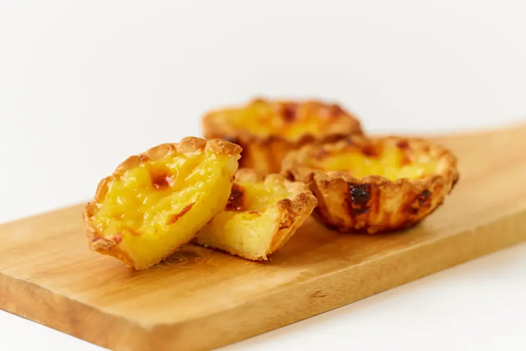 【UNI COFFEE ROASTERY】横浜発のご褒美スイーツ！“パリとろ食感”の「横浜エッグタルト」が新登場 画像 2