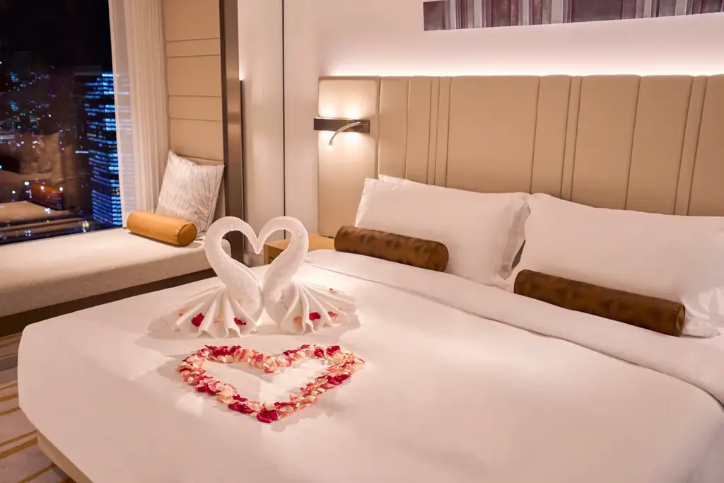 ザ・プリンスギャラリー 東京紀尾井町 フランス名門のロゼシャンパンとバラのデコレーションケーキで煌めく夜景と共に華やかに過ごすクリスマスステイプランを販売 画像 3