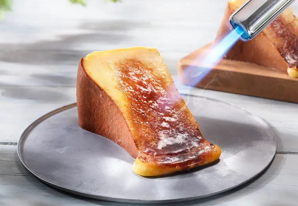 【大阪限定】“ブリュレ×チーズ”の新店OPEN「ブリュレメリゼ・メルチー」誕生。パリとろチーズケーキ＆背徳クリームバーガー 画像 1