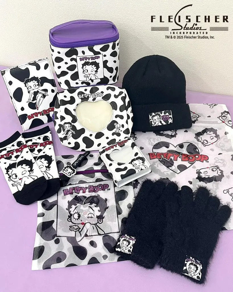 『ベティー ブープ™』とサンキューマートのコラボレーション雑貨が新発売！モノトーンの冬小物や今季トレンドの“カウ柄”デザインが登場 画像 2
