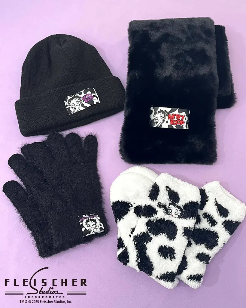 『ベティー ブープ™』とサンキューマートのコラボレーション雑貨が新発売！モノトーンの冬小物や今季トレンドの“カウ柄”デザインが登場 画像 4