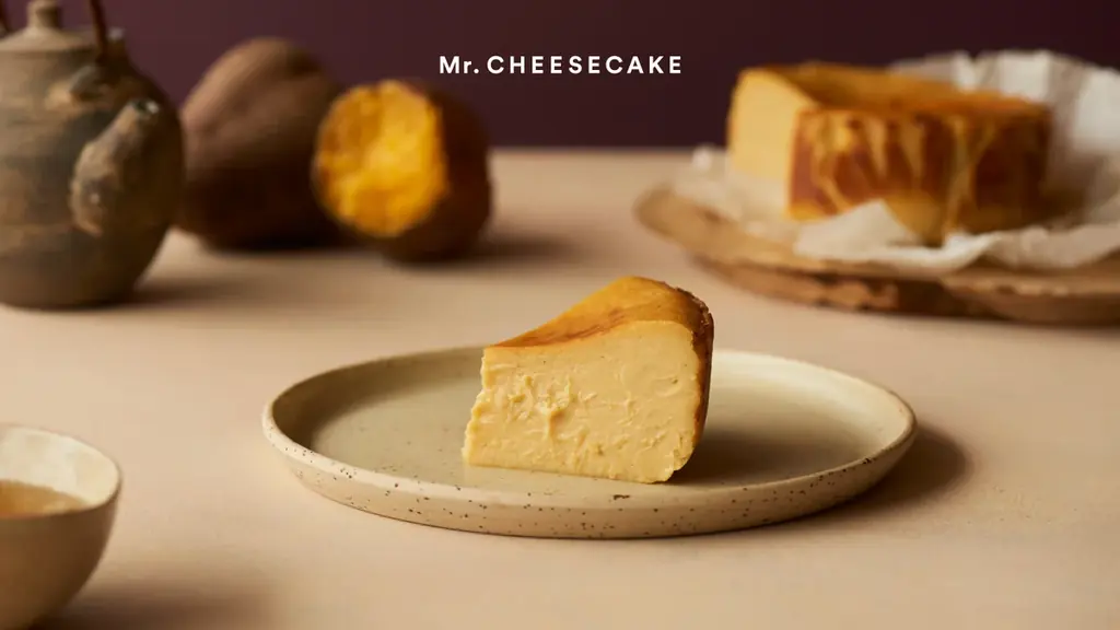 バスクチーズケーキに初めての限定フレーバーが登場！安納芋の優しい甘さに焼き芋のような香ばしさを感じる濃厚な秋フレーバー「BASQUE CHEESECAKE Annoimo」 画像 1