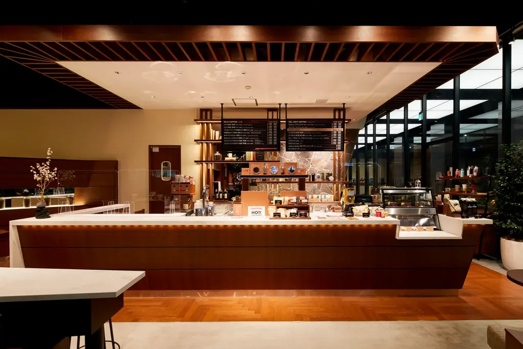 UCCグループの上島珈琲店虎ノ門店が映画のロケ地に。主演豆原一成さん（JO1）にUCCコーヒーアカデミー専任講師が現場でコーヒー技術指導も！映画『富士山と、コーヒーと、しあわせの数式』10月24日公開 画像 8