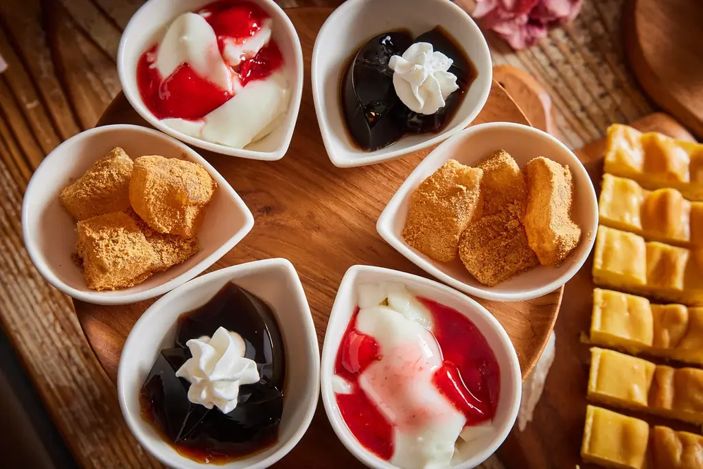 牛角、約270店舗限定で「デザート食べ放題」スタート！ 10品のスイーツを好きなだけ。焼肉の後まで満たされる、充実の食べ放題コース 画像 12