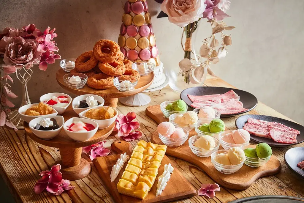 牛角、約270店舗限定で「デザート食べ放題」スタート！ 10品のスイーツを好きなだけ。焼肉の後まで満たされる、充実の食べ放題コース 画像 2