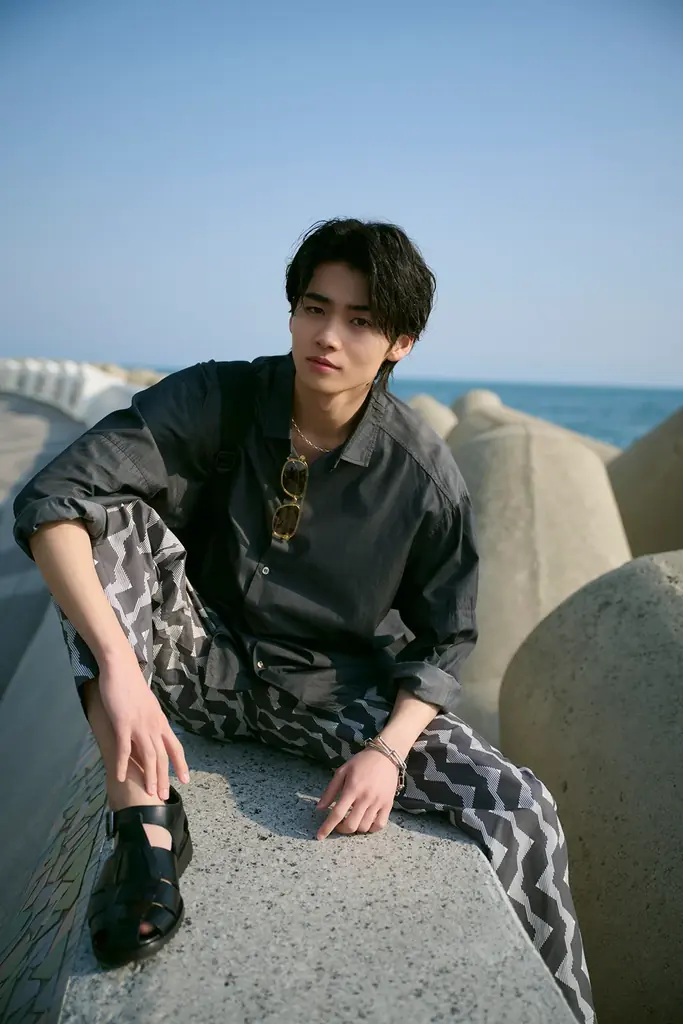 若手俳優のブレイク筆頭株の井内悠陽、多才さで魅せた初写真集　発売後、即重版出来！　地元・京都での「凱旋重版記念イベント」開催決定 画像 7